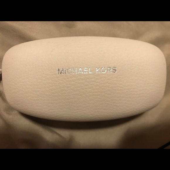 New Michael Kors sunglasses with pink earpiece tip - Picture 2 of 8